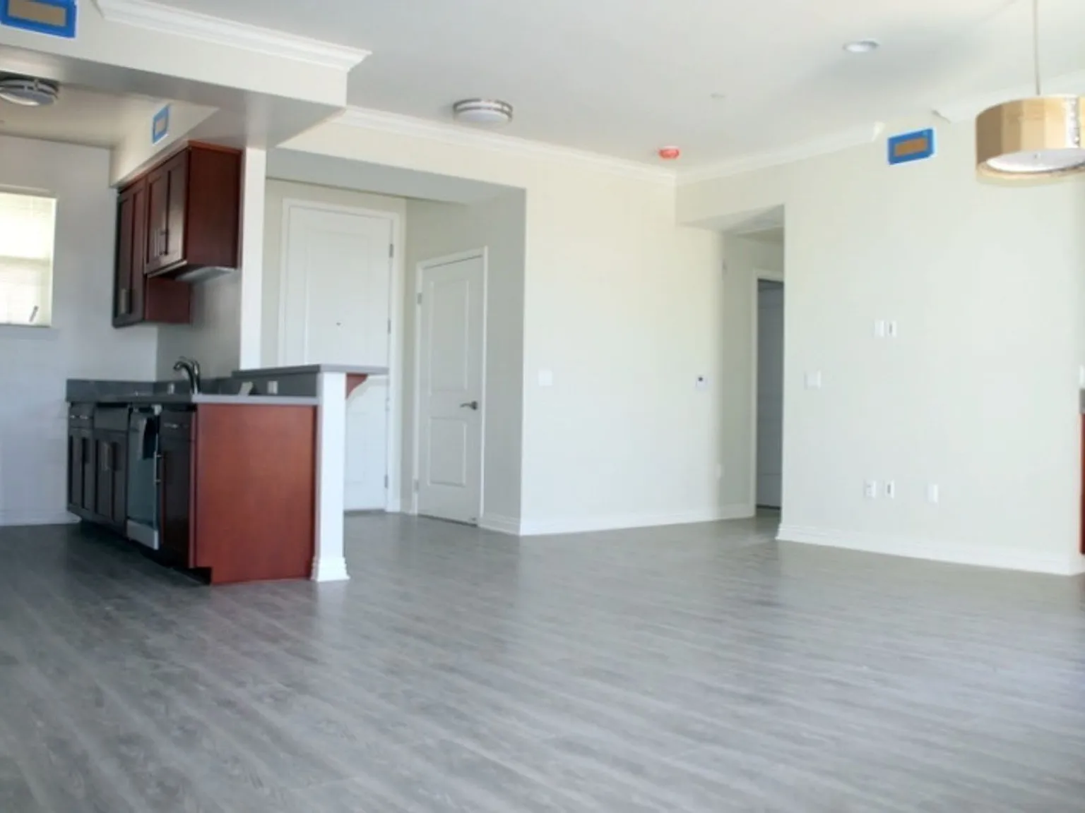 Chandler Court Apartments. Now Leasing! — Photo 3