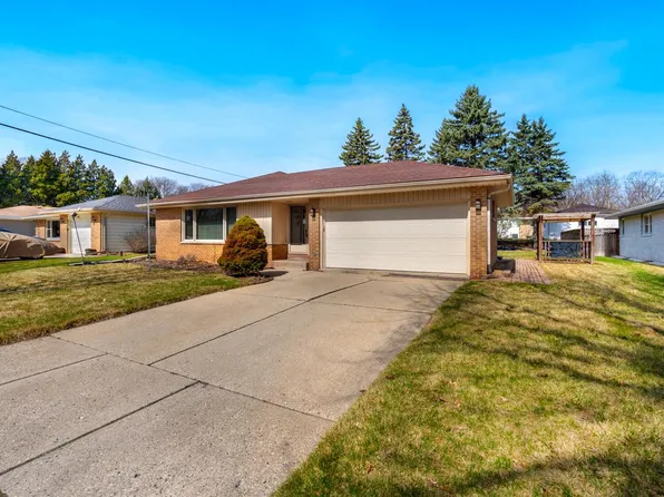 8104 West Dreyer PLACE, West Allis, WI 53219