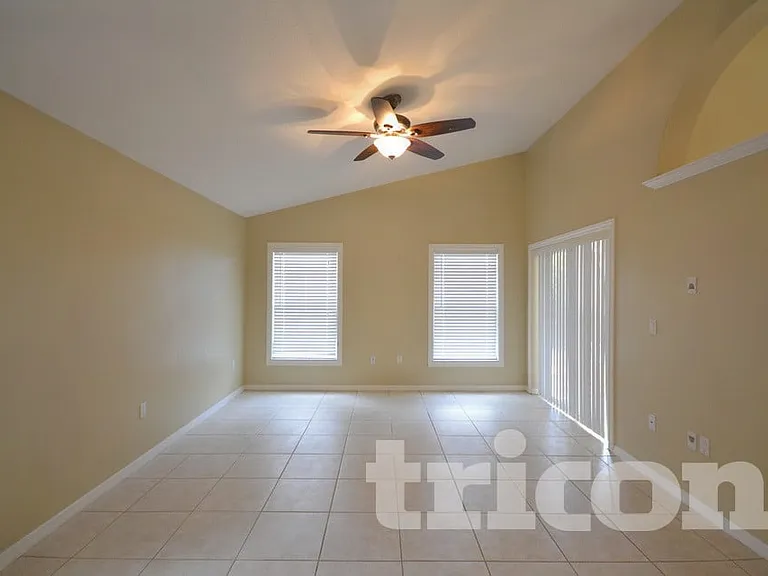 2517 Clareside Dr — Photo 9