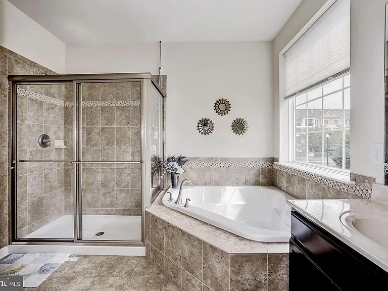 223 Breeders Cup Dr — Photo 10