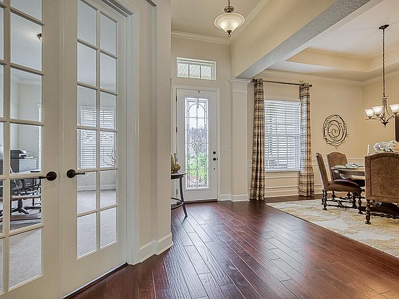 5th image of 126 Winston Ct