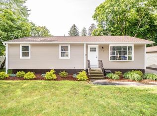 17 Summit St, South Hadley, MA 01075