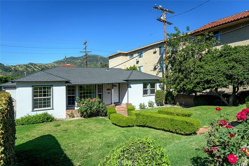 2 bed, 1239 sqft, $4,200 — Photo 3