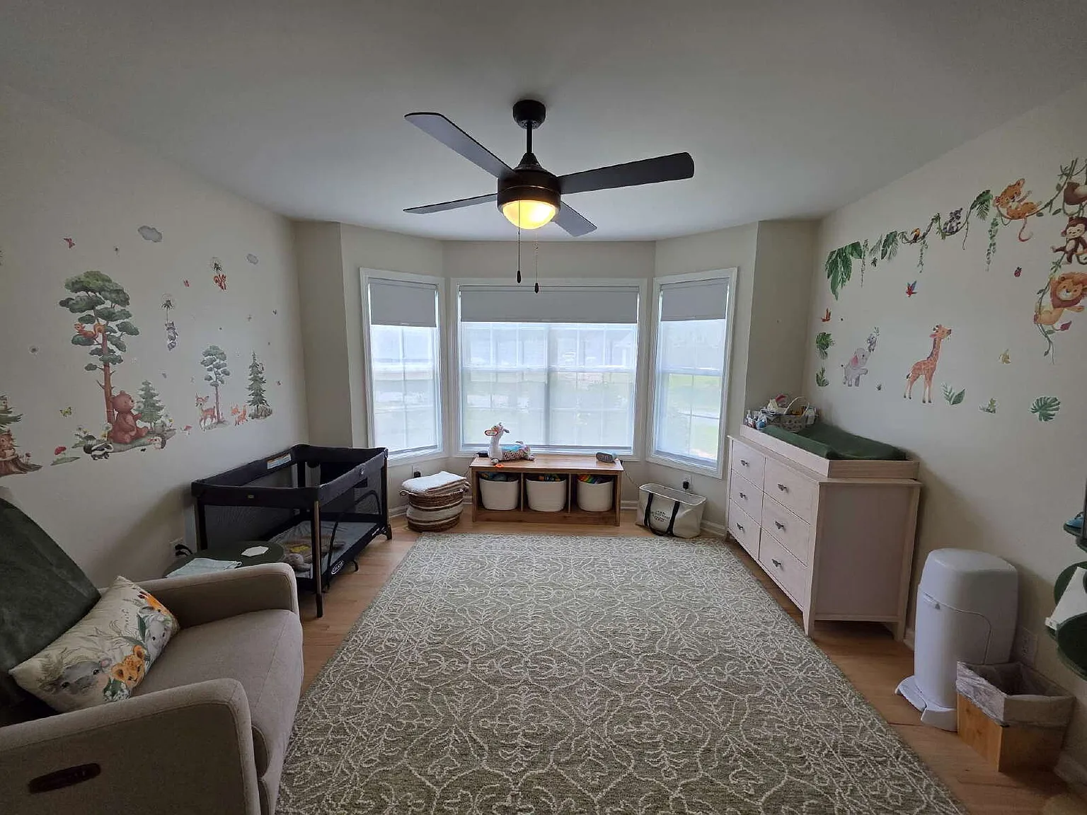 4 bed, 2.5 bath, 2302 sqft, $2,900 — Photo 2