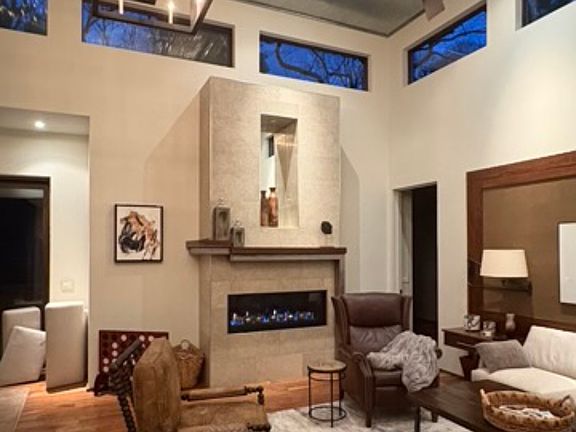 5th image of 2072 Bowery Rd