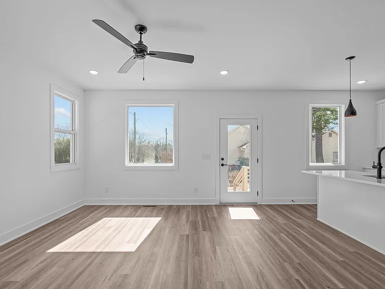 1316 E Lenoir St — Photo 13