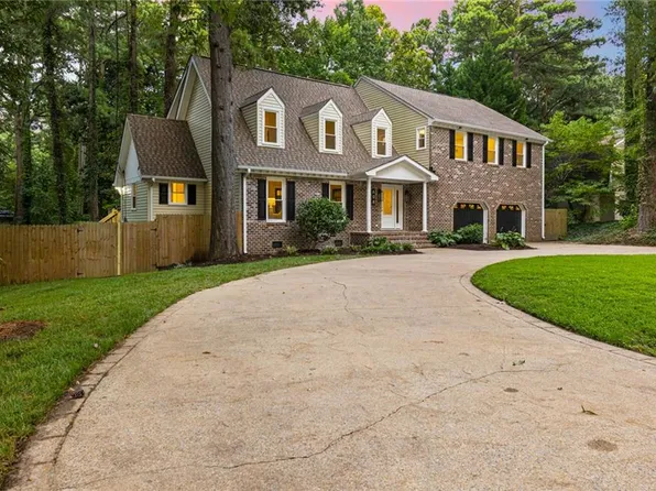 608 Thalia Rd, Virginia Beach, VA 23452