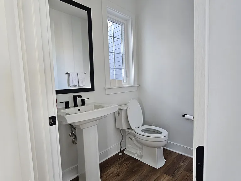 114 Main St — Photo 16