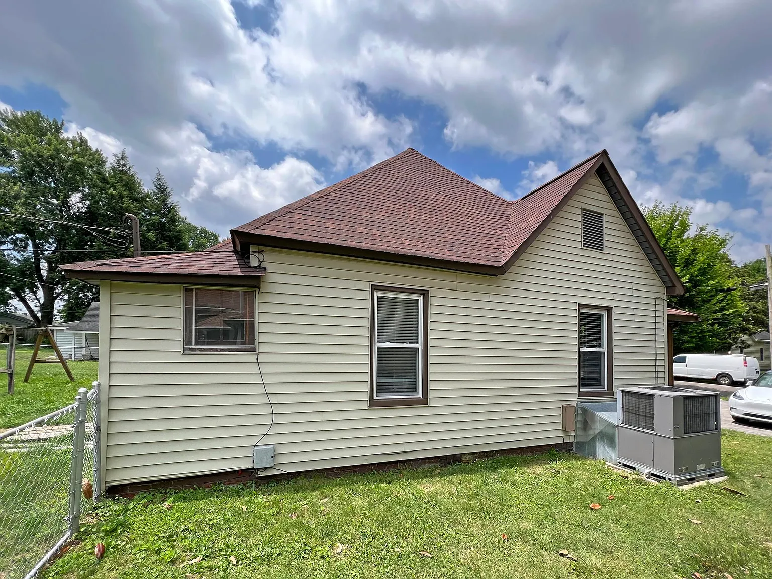 2 bed, 1115 sqft, $1,695 — Photo 4