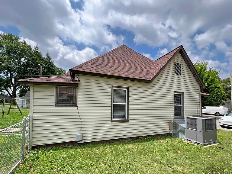 424 E Springdale Ave — Photo 4