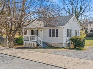 617 Grubert Ave, Staunton, VA 24401