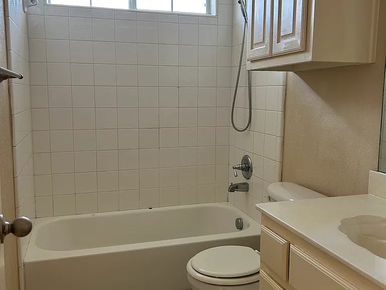 824 Hunters Gln — Photo 7