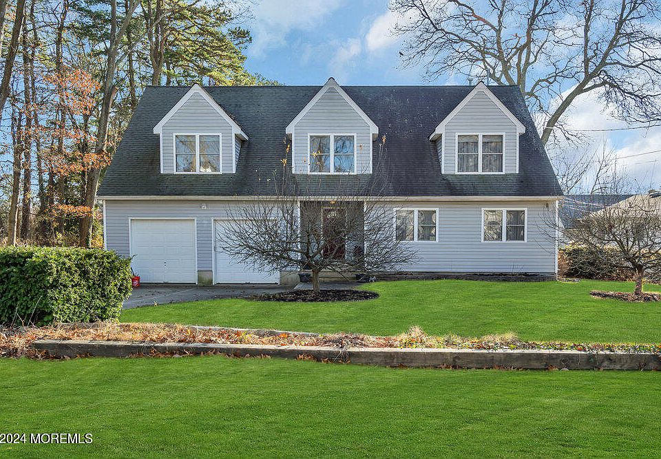 1st image of 320 Anthony Avenue