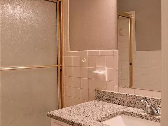 3rd image of 802 Margaret Dr