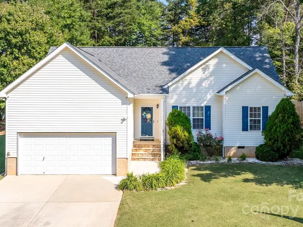 128 Farmdale Dr, Troutman, NC 28166