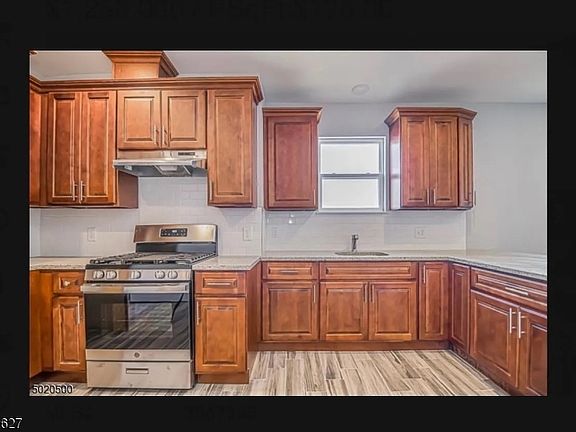2nd image of 195 Ridge St