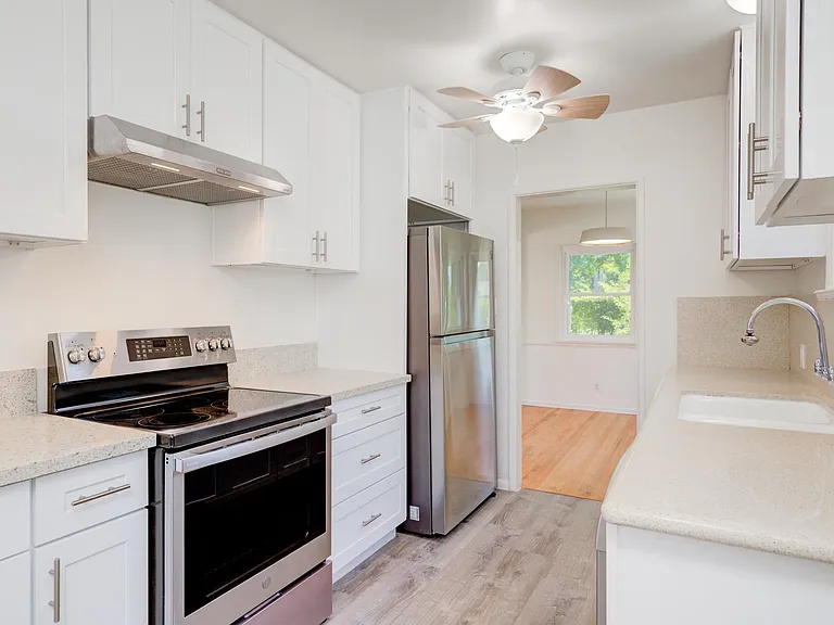 14733 McCormick St — Photo 2