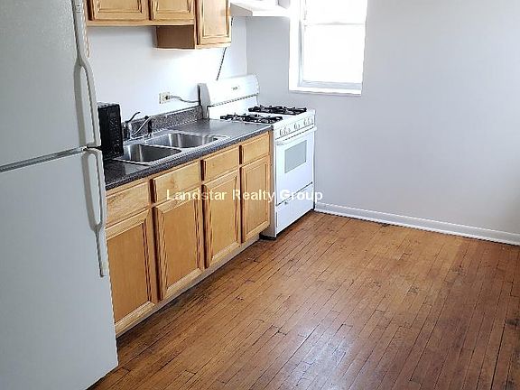 2nd image of 2306 W Rosemont Ave #2