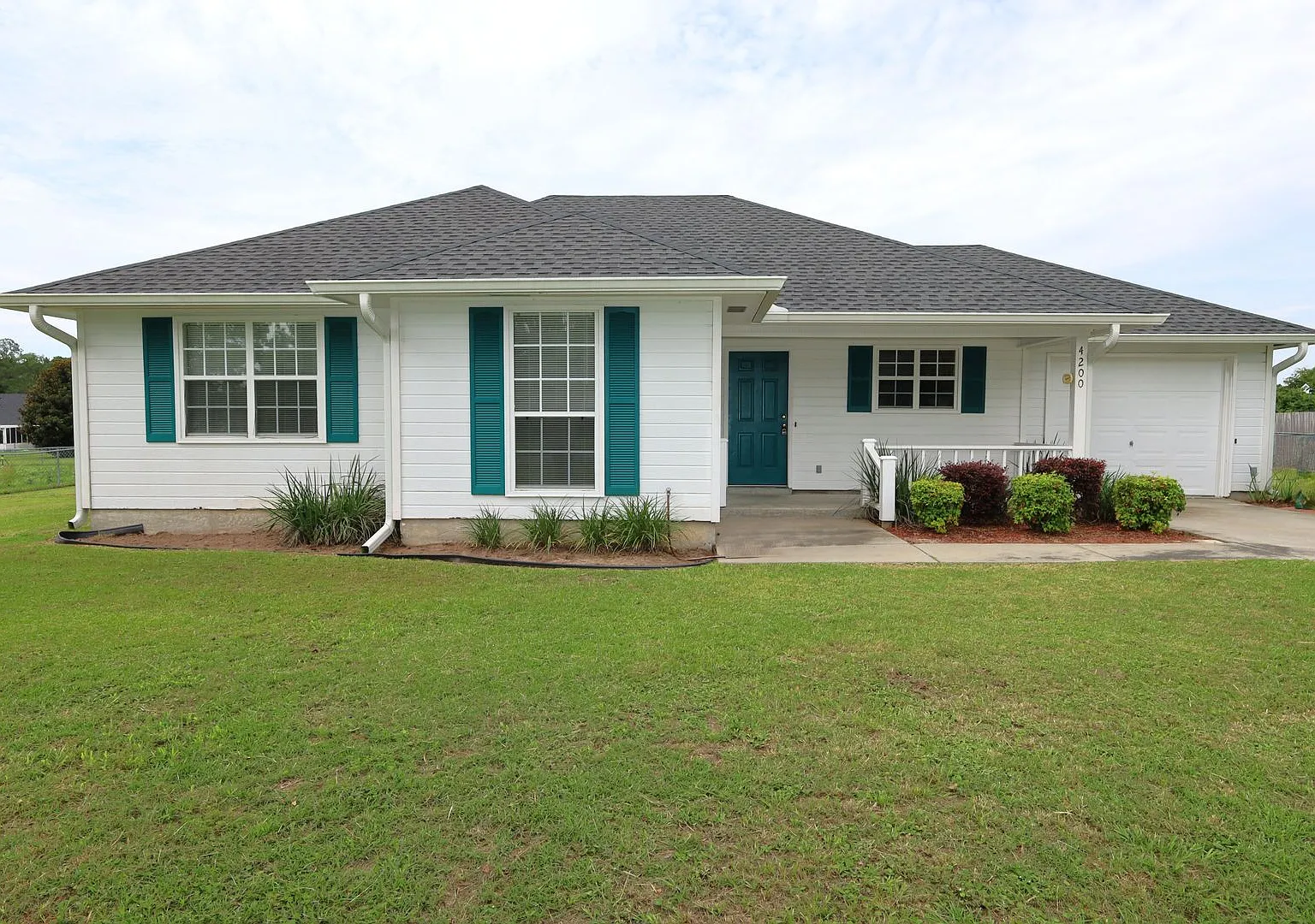4200 Shadowwood Dr — Photo 1