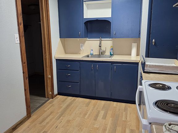 2nd image of 128 Jones St
