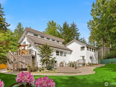 8199 NE Mabrey Lane, Bainbridge Island, WA, 98110