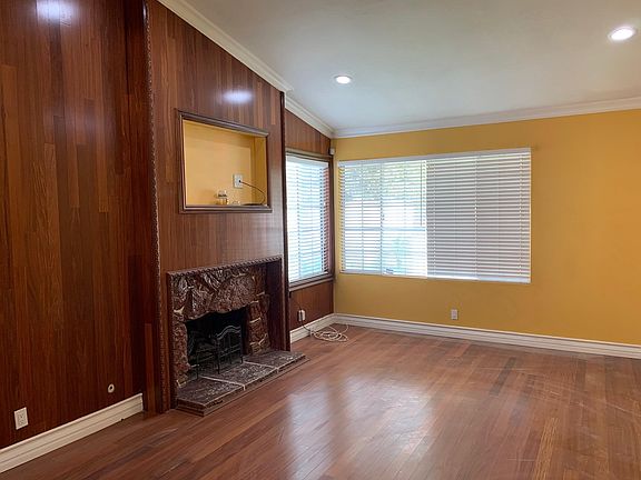 4th image of 2618 W Hood Ave