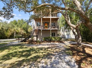 410 Lewis Dr, Carolina Beach, NC 28428
