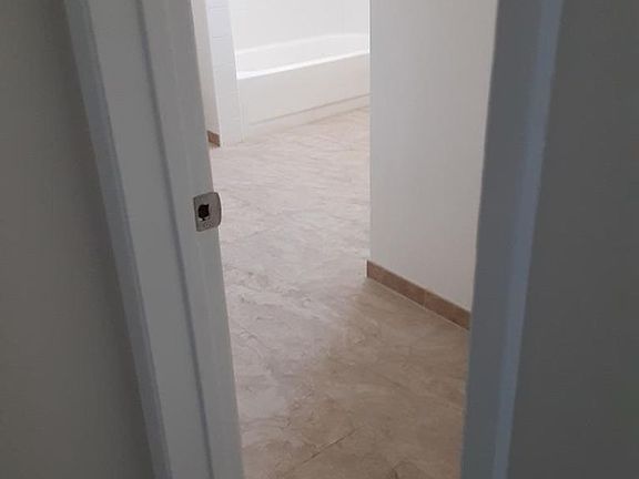 2nd image of 920 N Inglewood Ave APT 10