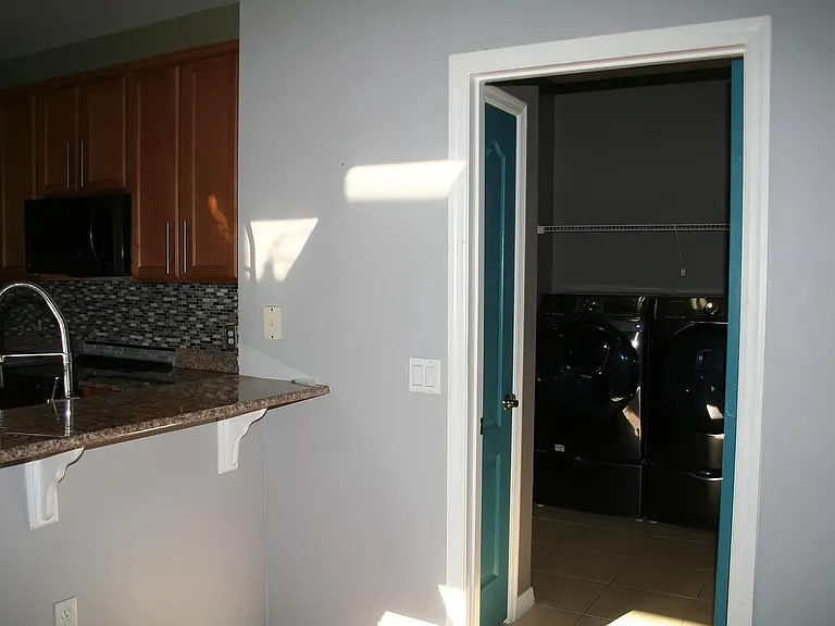 10545 Eastpark Woods Dr — Photo 5