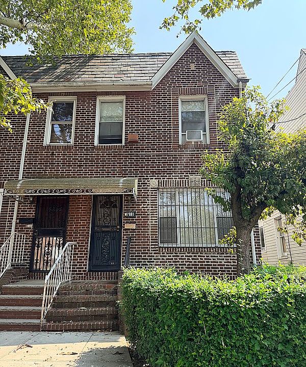1st image of 1981 E 26th St