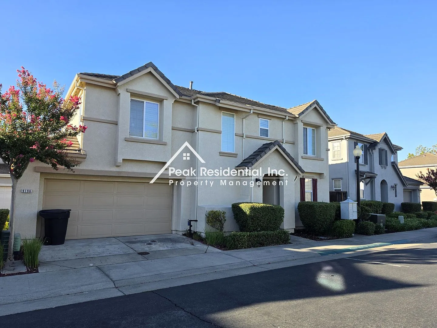 Very Nice 3bd/2.5ba Townhome Condo! — Photo 1