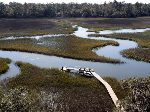 8061 Point Of Pines Rd, Edisto Island, SC 29438