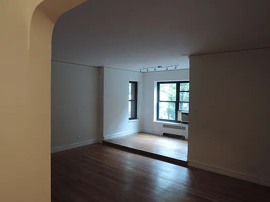 Rented by Manhattan Spaces | media 2