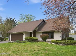 13 Summit Avenue, Manalapan, NJ 07726