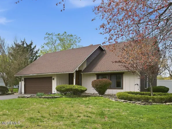13 Summit Avenue, Manalapan, NJ 07726