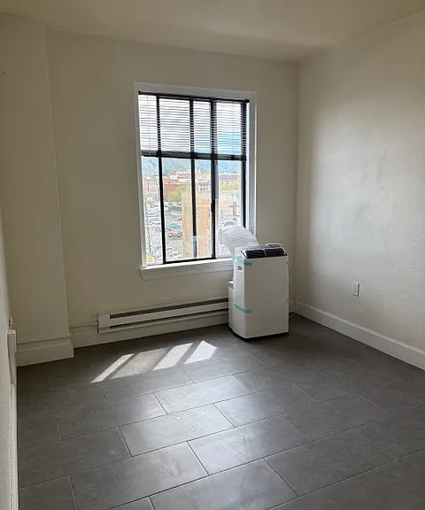 613 Living room