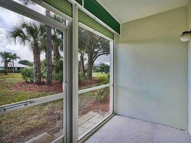 18081 SE Country Club Dr #265 — Photo 11