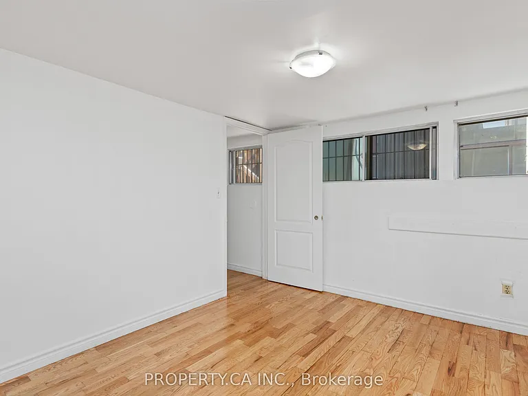 1989 Yonge St #100 — Photo 19
