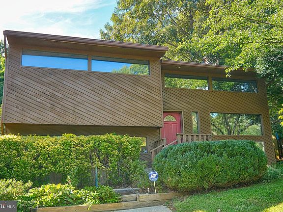 4th image of 1258 Green Holly Dr