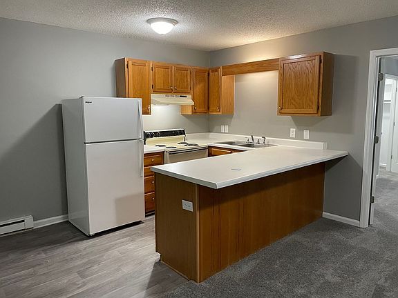 5th image of 747-749 S Lake Dr #747E