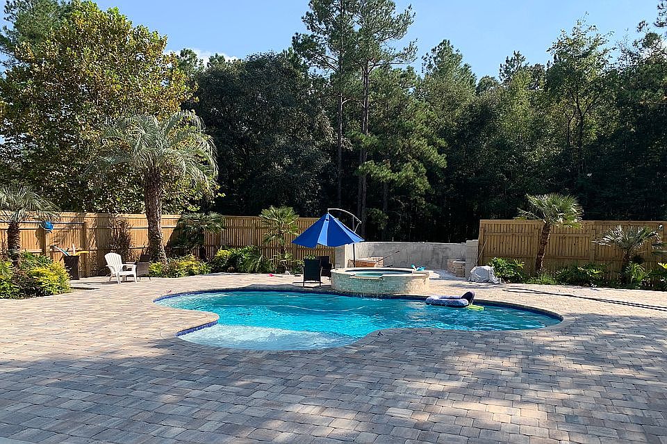 2nd image of 1420 SW 122nd St