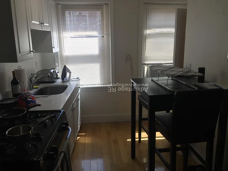 10 Wiget St #8 — Photo 16