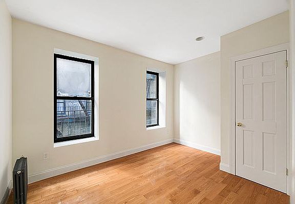 3rd image of 533 W 158th St #24A