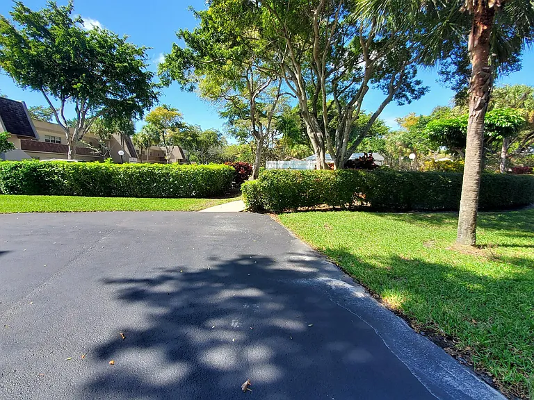 3800 Oaks Clubhouse Dr #112 — Photo 31
