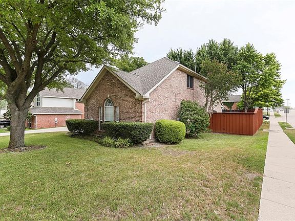 3rd image of 1015 Westwood Ct