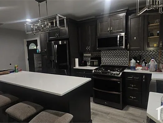 4 bed, 2300 sqft, $2,800 — Photo 2