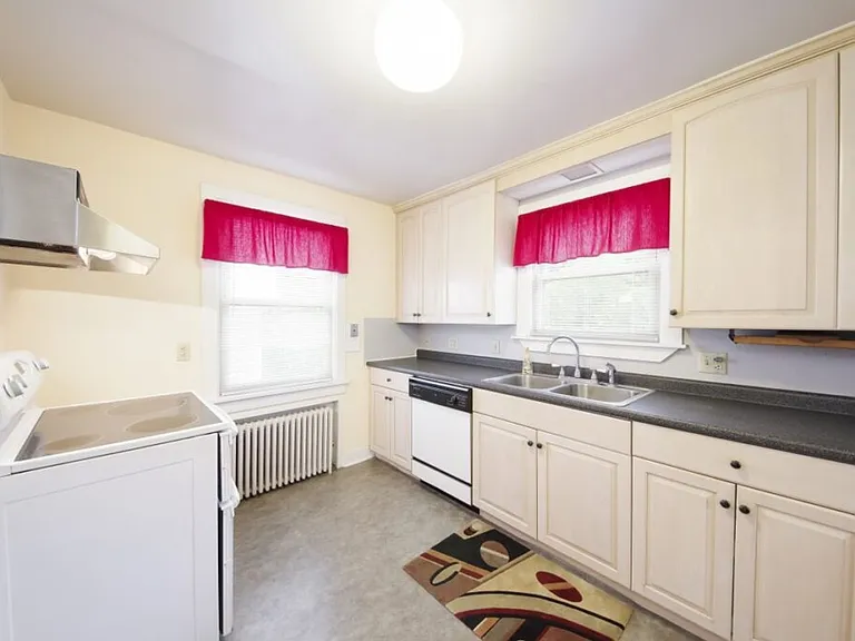 723 S Allen St — Photo 15