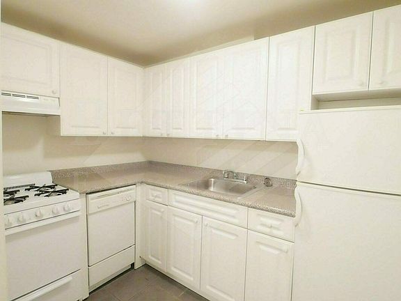 5th image of 211-213 E 73rd St #2B