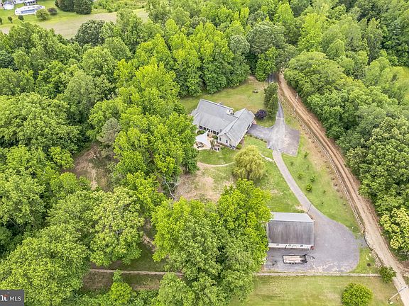 4th image of 23350 Potato Hill Farm Ln