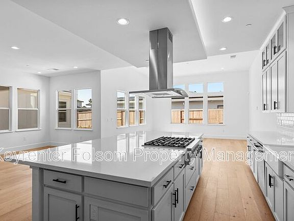 3rd image of 3840 Fletcher Peak Cir